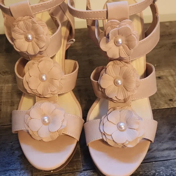 Blush Pink Wedges - Picture 4 of 6